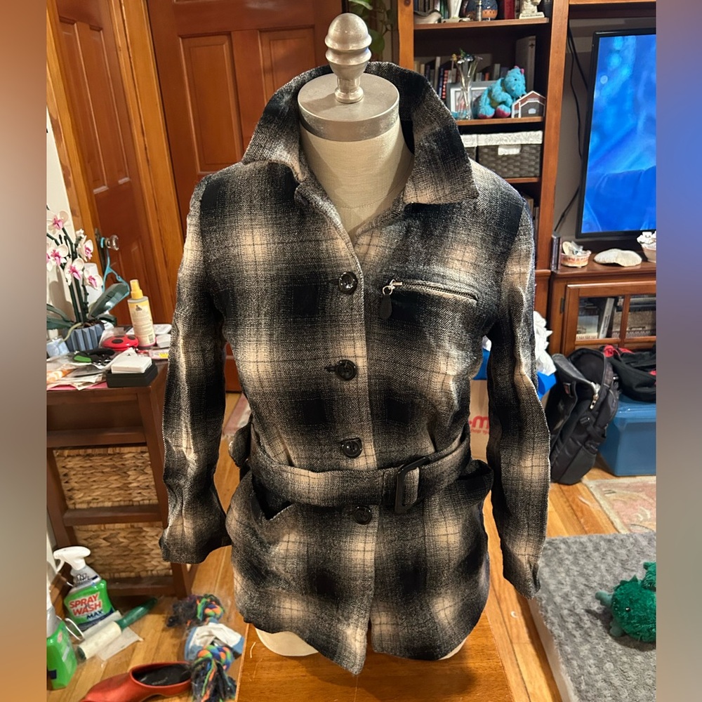 Doncaster Women’s Wool Jacket with Belt Size 2